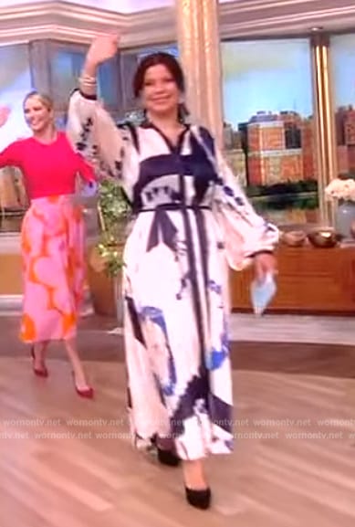 Ana’s contrast floral print pleated dress on The View