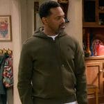 Bennie’s green hoodie and sweatpants on The Upshaws
