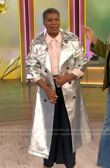Bonita’s metallic trench coat on The Drew Barrymore Show
