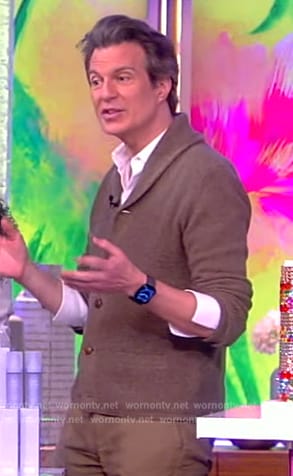 Adam Glassman’s knit cardigan on The View