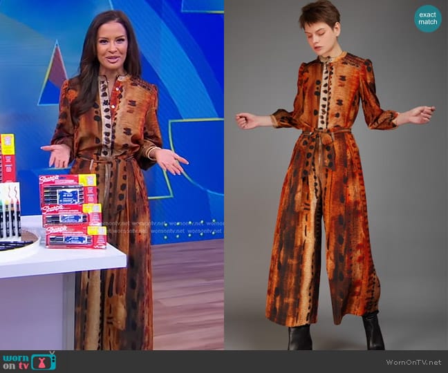 Love Binetti The Terra Poet Shirt worn by Rocsi Diaz on Good Morning America