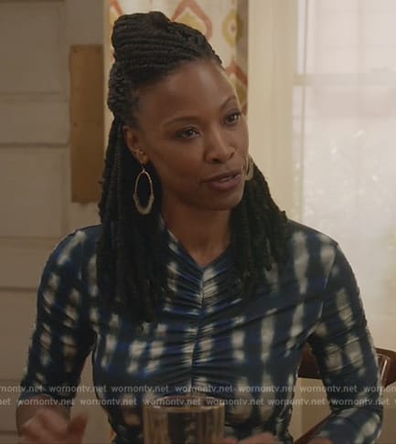 Grace’s blue tie dye ruched dress on All American