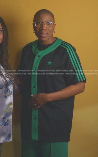 Hen’s black and green striped shirt on 9-1-1