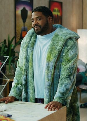 Howard’s green tie dye plush robe on Loot