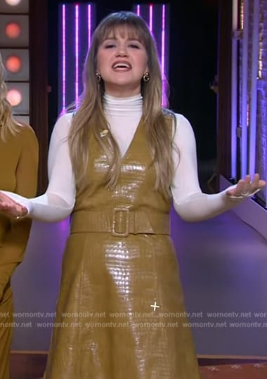 Kelly’s mustard leather belted dress on The Kelly Clarkson Show