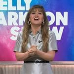 Kelly’s gray short sleeve shirtdress on The Kelly Clarkson Show