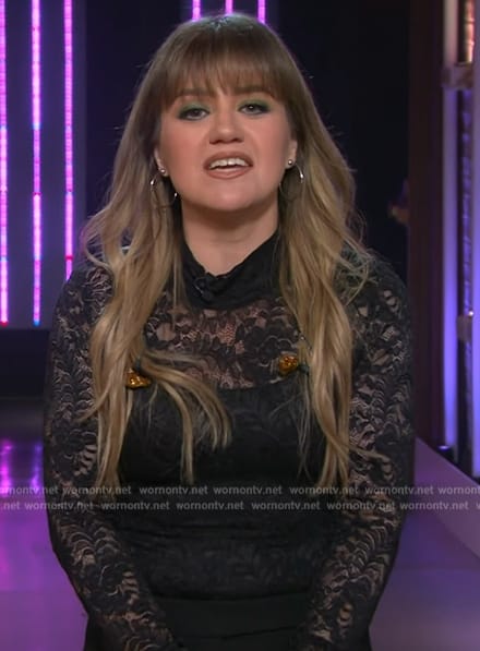 Kelly’s black lace top on The Kelly Clarkson Show