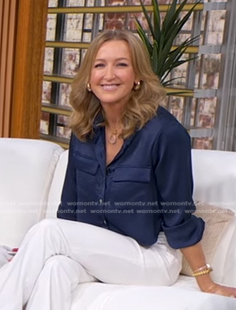 Lara’s navy cropped shirt on Good Morning America