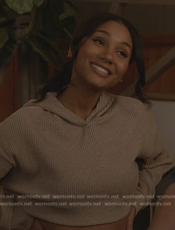 Layla’s beige cropped hoodie on All American