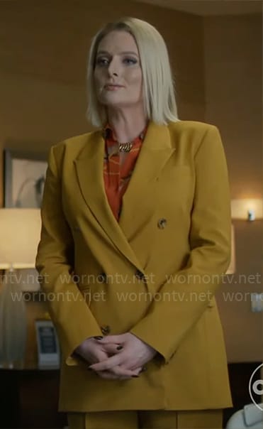 Lexi’s yellow suit on Not Dead Yet