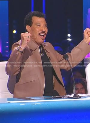 Lionel Richie’s brown leather jacket on American Idol