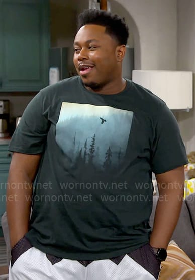 Marty’s green forest graphic t-shirt on The Neighborhood