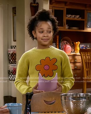 Maya’s yellow floral sweater on The Upshaws