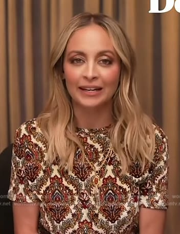 Nicole Richie’s brown paisley print top on Access Hollywood