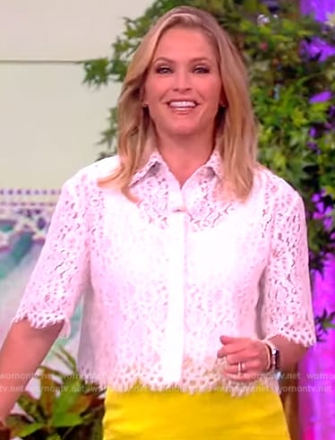 Sara’s white lace top on The View
