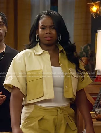 Savannah’s yellow cropped shirt and cargo pants on The Upshaws
