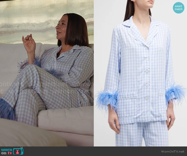 Sleeper Party Gingham-Print Feather-Trim Pajama Set worn by Molly Novak (Maya Rudolph) on Loot