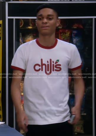 Tristan’s Chilis print tee on The Upshaws