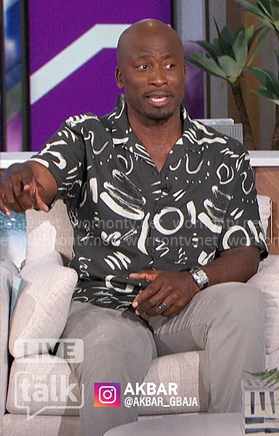 Akbar’s abstract drawing print shirt on The Talk
