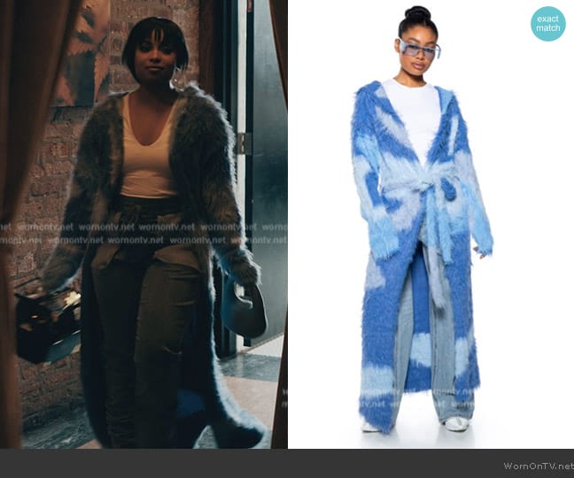 Lyla Ultra Fuzzy Colorblock Hooded Cardigan worn by Tiffany (Hannaha Hall) on The Chi