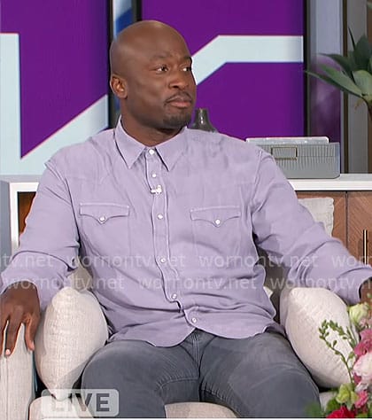 Akbar’s purple shirt on The Talk