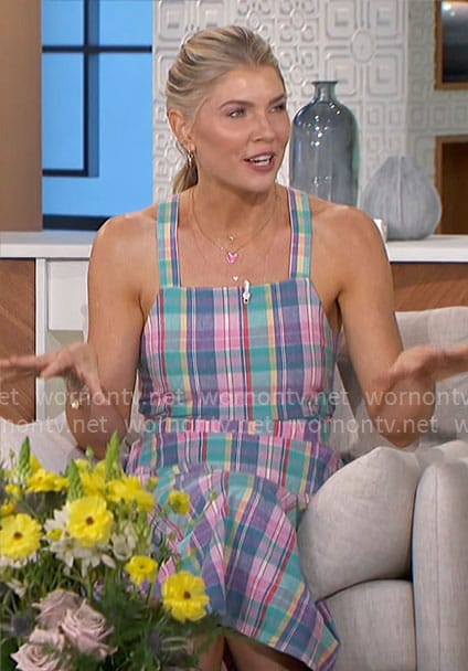 Amanda’s plaid dress on The Talk