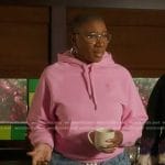 Hen’s pink hoodie and blue print shorts on 9-1-1