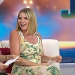 Jenna’s beige floral crochet dress on Today