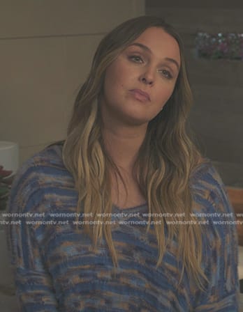 Jo’s blue oversized sweater on Greys Anatomy