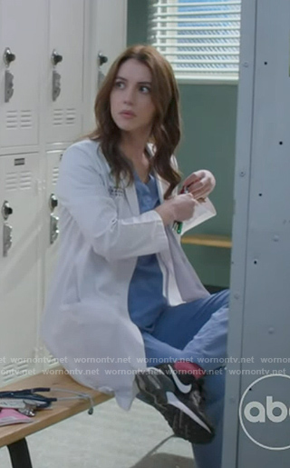 Jules’ black sneakers on Greys Anatomy