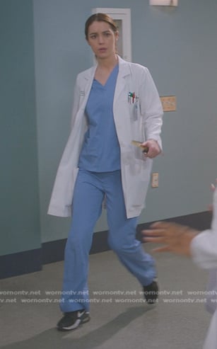 Jules’ black sneakers on Greys Anatomy