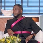 Kel Mitchell’s black and pink suit on The Talk