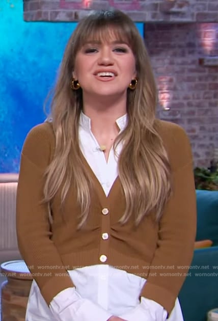 Kelly’s layered cardigan on The Kelly Clarkson Show