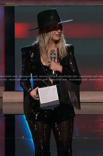 Lainey Wilson’s sequin fringed blazer and pant suit on The Voice