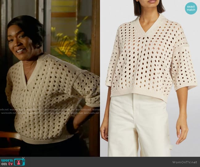 Max Mara Ottuso Knitted Cotton Sweater in Ivory worn by Athena Grant (Angela Bassett) on 9-1-1