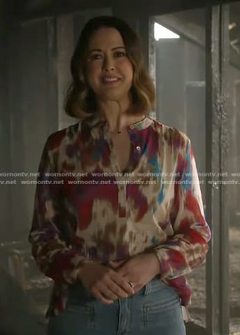 Polly’s multicolor print blouse on 9-1-1