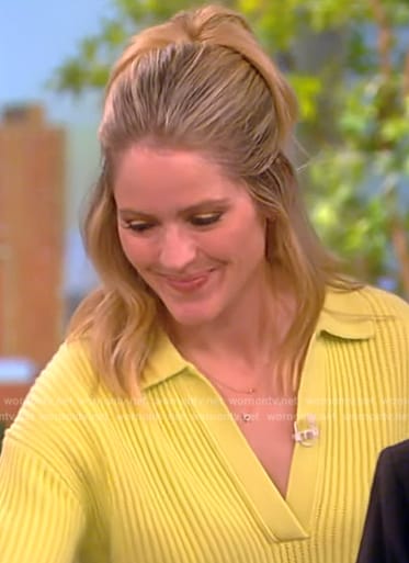 Sara’s yellow ribbed polo on The View