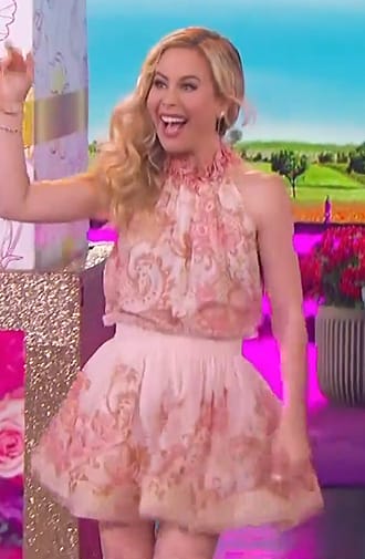 Tara Lipinski’s pink mini skirt and top on The Jennifer Hudson Show