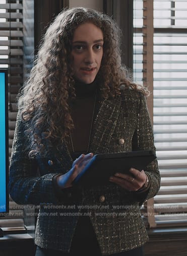 Detective Edwards’s green tweed blazer on Elsbeth