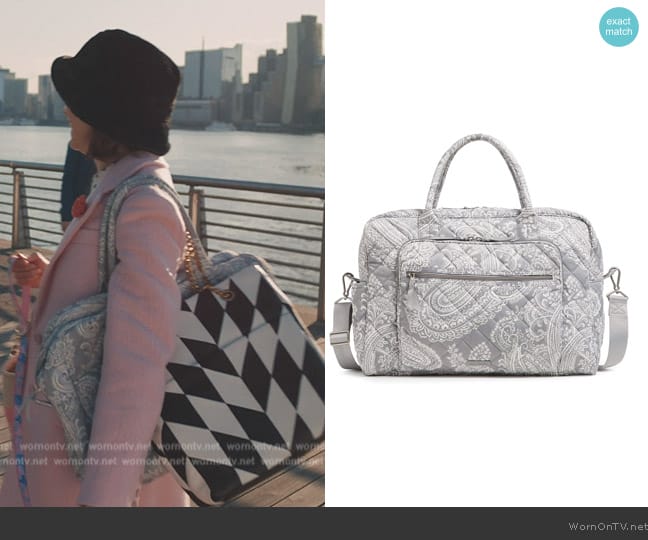 Weekender Travel Bag Vera Bradley worn by Elsbeth Tascioni (Carrie Preston) on Elsbeth