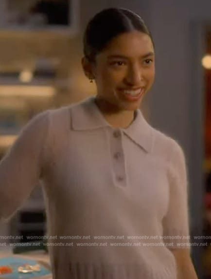 Zaara’s gray short sleeve polo top on Grown-ish