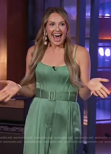 Carly Pearce’s green corset top and pants on The Kelly Clarkson Show