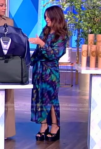 Gretta Monahan’s printed wrap dress on The View