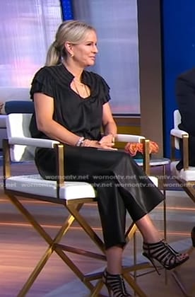 Jennifer’s black cage sandals on Good Morning America