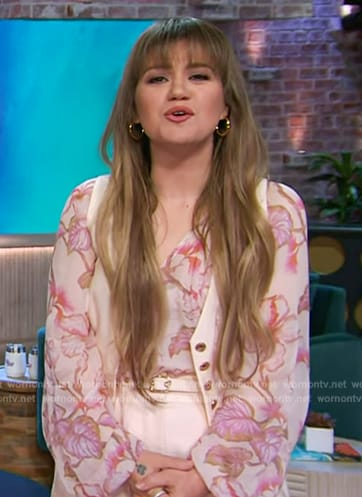 Kelly’s pink floral blouse and vest on The Kelly Clarkson Show