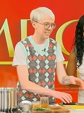 Lish Steiling’s geometric print vest on Tamron Hall Show