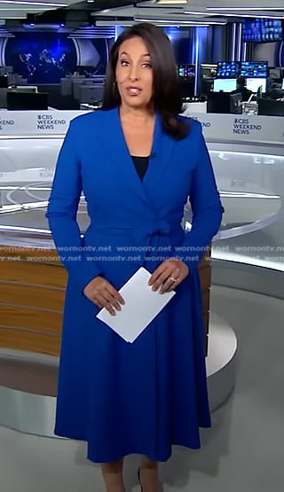 Nancy Cordes’s blue wrap dress on CBS Evening News