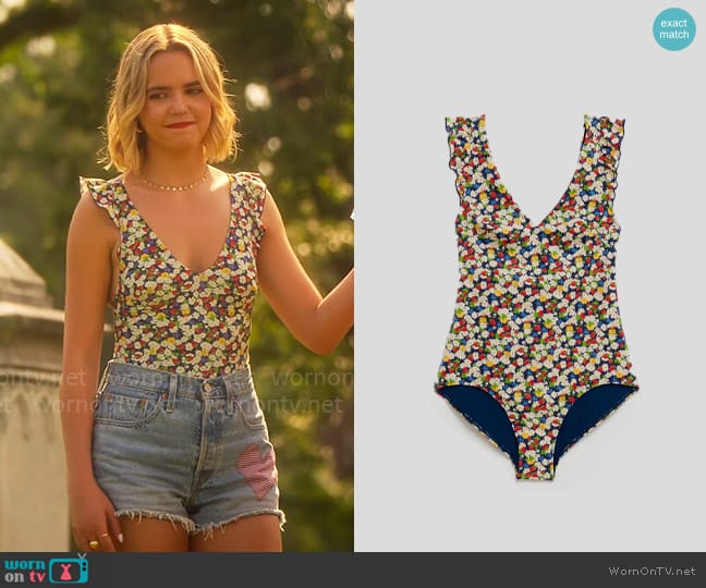 & Other Stories Ruffled V-Neck Swimsuit worn by Imogen Adams (Bailee Madison) on Pretty Little Liars Original Sin