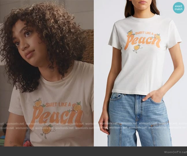Re/Done Peach Cotton Graphic T-Shirt worn by Olivia Baker (Samantha Logan) on All American