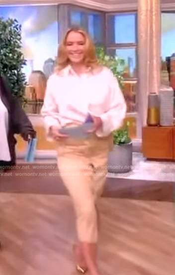 Sara’s beige leather belted skirt on The View